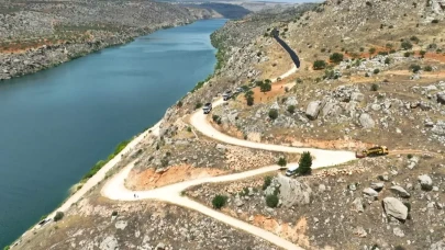Halfeti'nin İncisi Savaşan, 30 Yıl Sonra Kara Yolu Ulaşımına Kavuşuyor