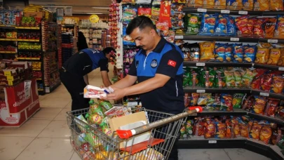 Şanlıurfa’da Zabıta Market Raflarını Denetledi: Son Kullanma Tarihi Geçmiş Ürünlere El Konuldu