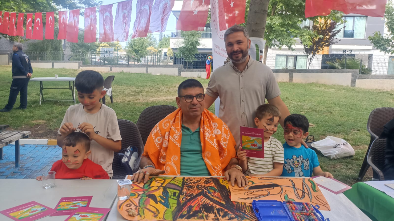 “Çevreyi Kirleten İsrail” Tablosuyla Gazze’ye Sanatla Destek