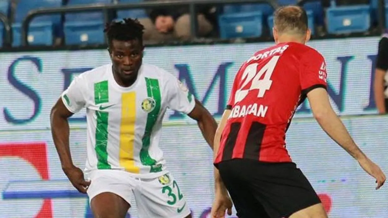 Uchenna Ogundu Alanyaspor'a transfer oldu!